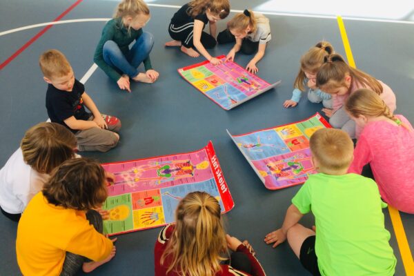 Kennis | Kinderen en poster skelet (fotocredit Esther Arends) Kennis | Kinderen en poster skelet (fotocredit Esther Arends)